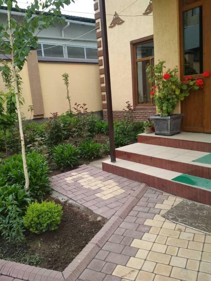 Medi Guest House Osh Exterior foto
