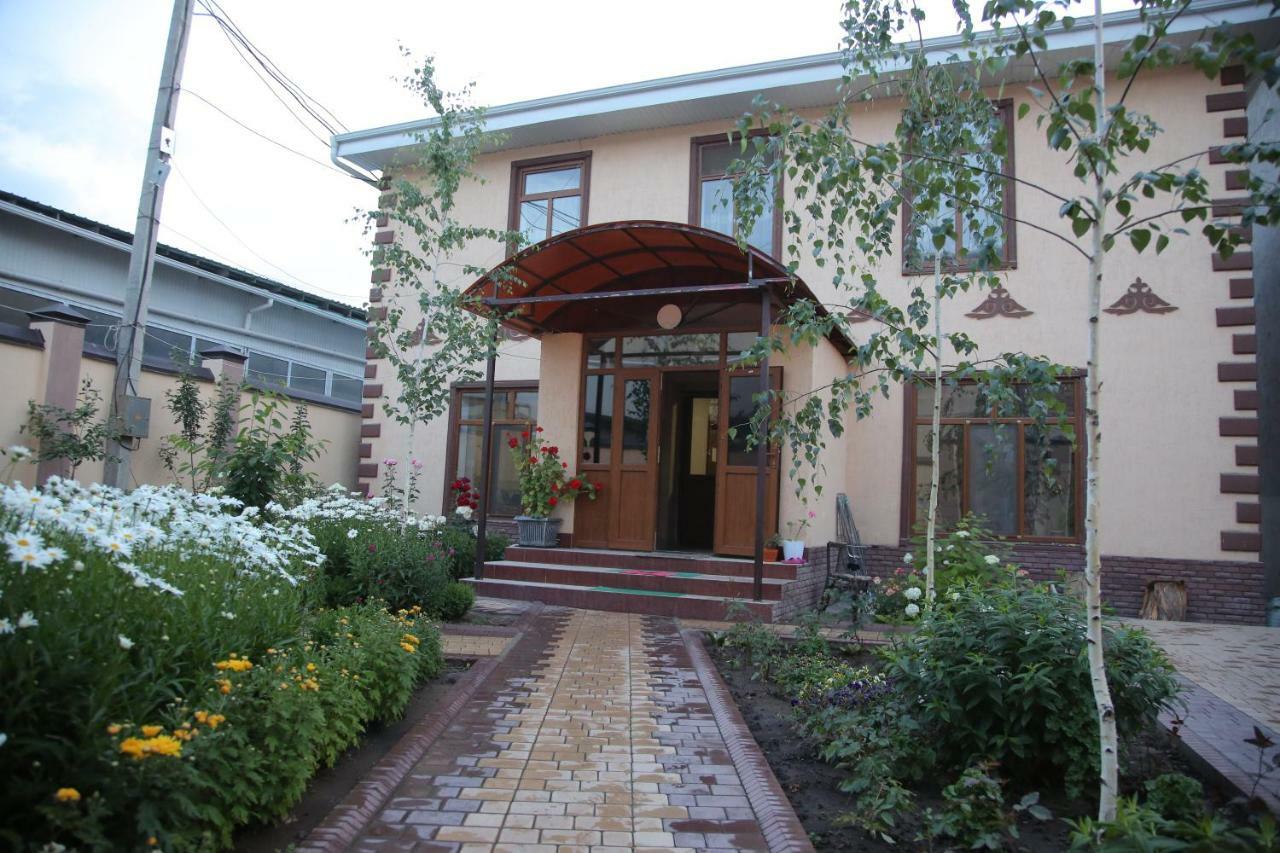 Medi Guest House Osh Exterior foto