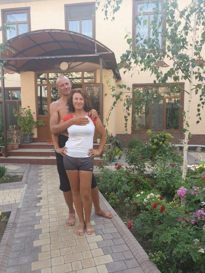 Medi Guest House Osh Exterior foto